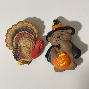 Hallmark Cards Vintage Pins, Retro Halloween Bear Thanksgiving Turkey Br…​​​